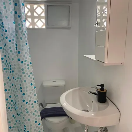 Elenitas Town House With Balcony And Sea View Apartment *