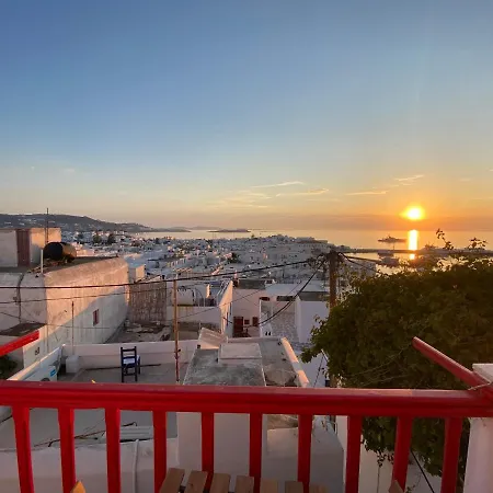 Elenitas Town House With Balcony And Sea View Apartment