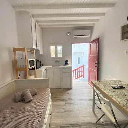 Apartment Elenitas Town House With Balcony And Sea View